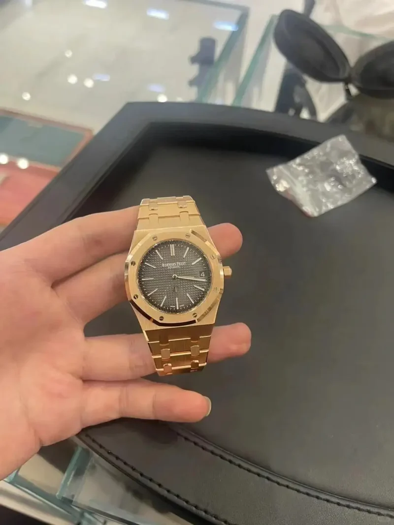 Audemars Piguet Royal Oak Quartz Brown 67650OR.OO.1261OR.01 - Image 3
