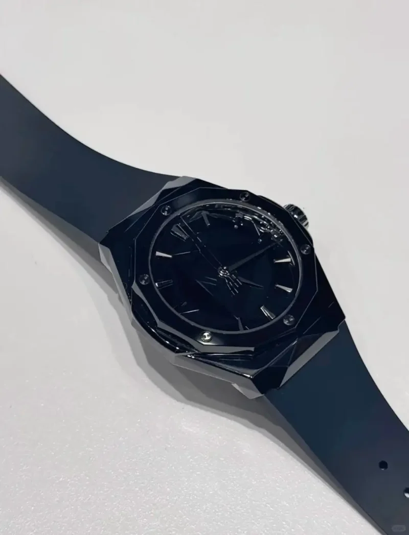 Hublot Classic Fusion Men Automatic Black Rubber Watch 550.CS.1800.RX.ORL21 - Image 4
