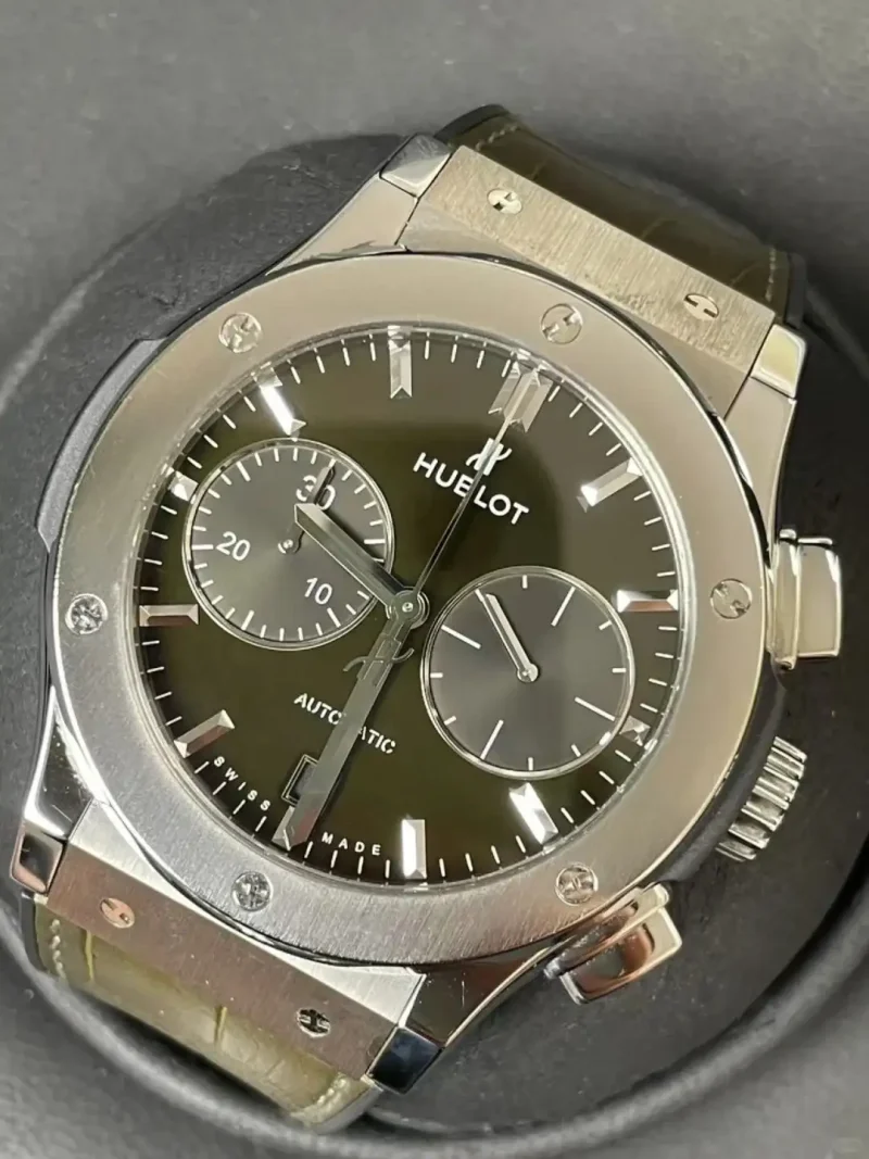 Hublot Classic Fusion Men Automatic Green Alligator Watch 541.NX.8970.LR - Image 2